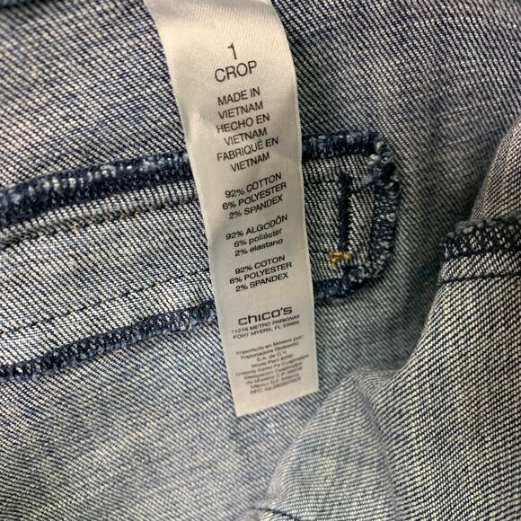 Chico's The Platinum Crop Size 1 Button Detail Yacht Sailor Cropped Denim Jeans - Picture 6 of 7